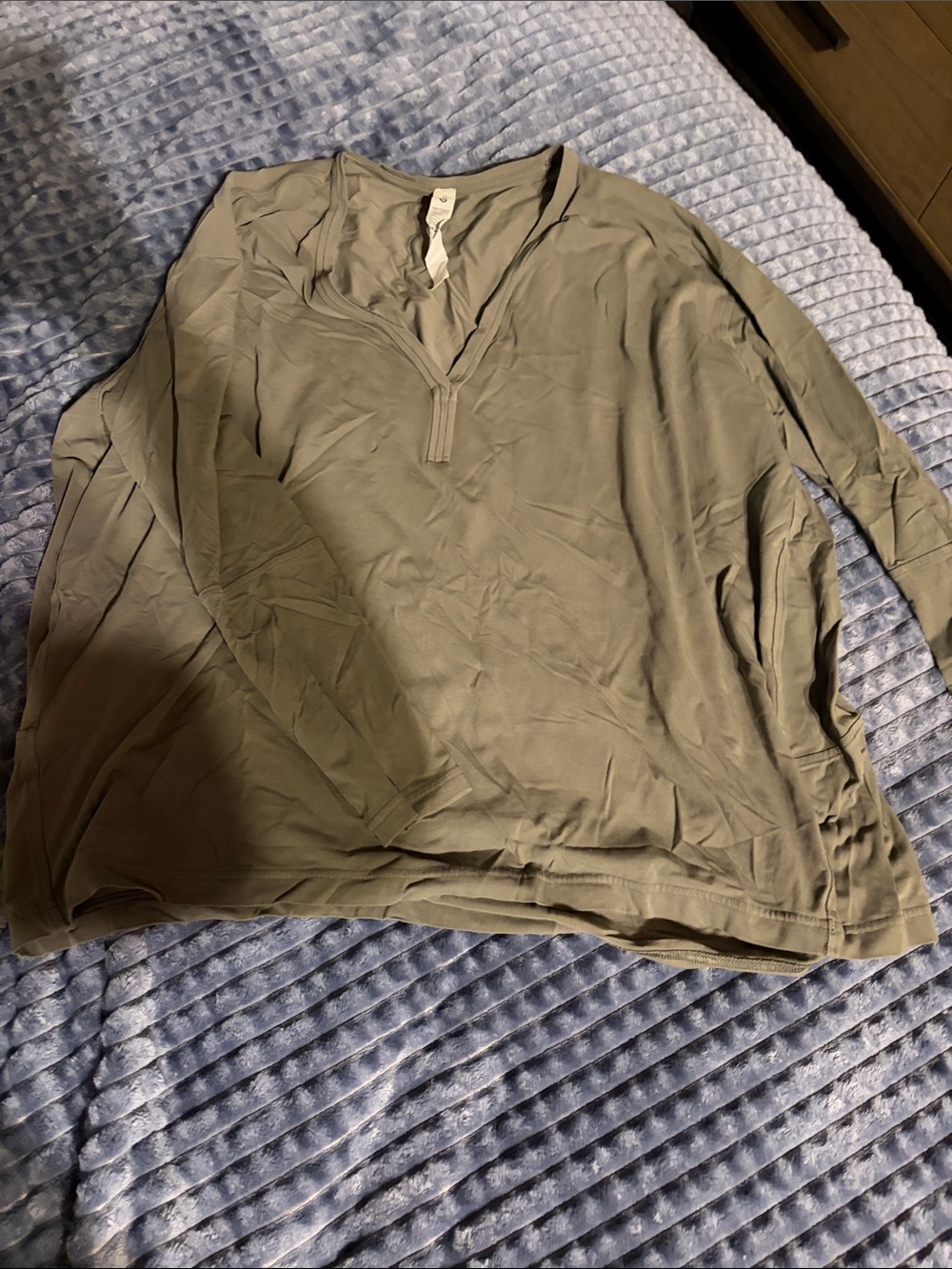 lululemon athletica Olive Green / Grey Long-Sleeve V Neck Pullover